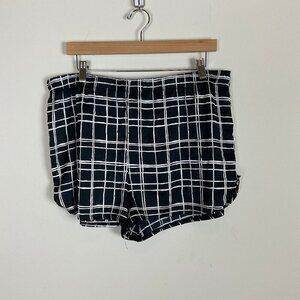 2/$30 House of Harlow 1960 Shorts XL